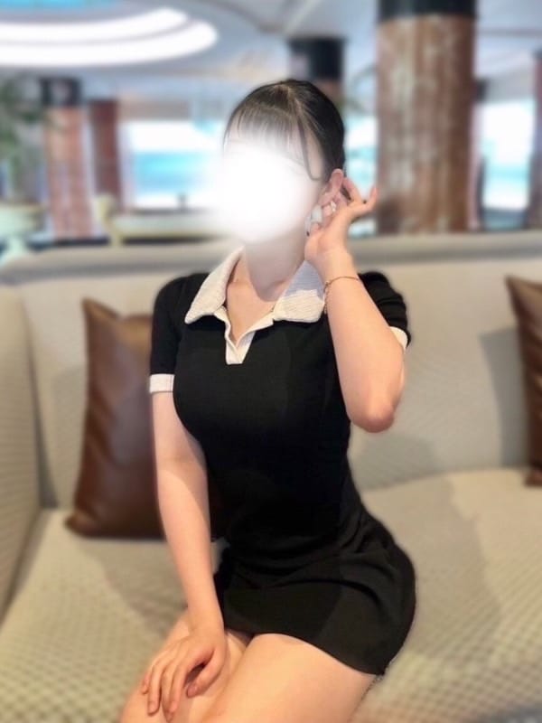 橋本かなた|QUEEN LUXURYで評判の女の子