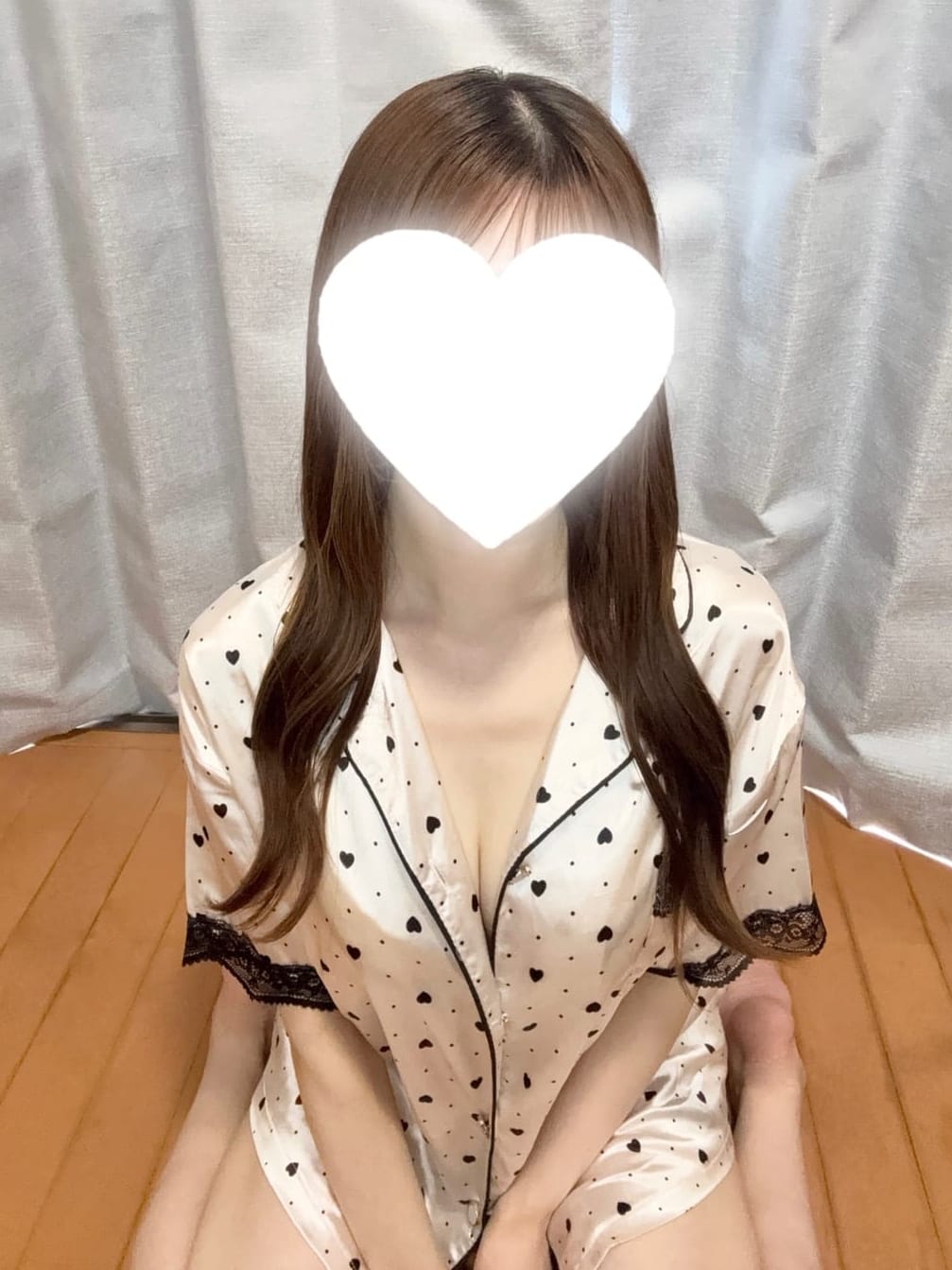 もも【好感度抜群の穢れなき色白清楚系】