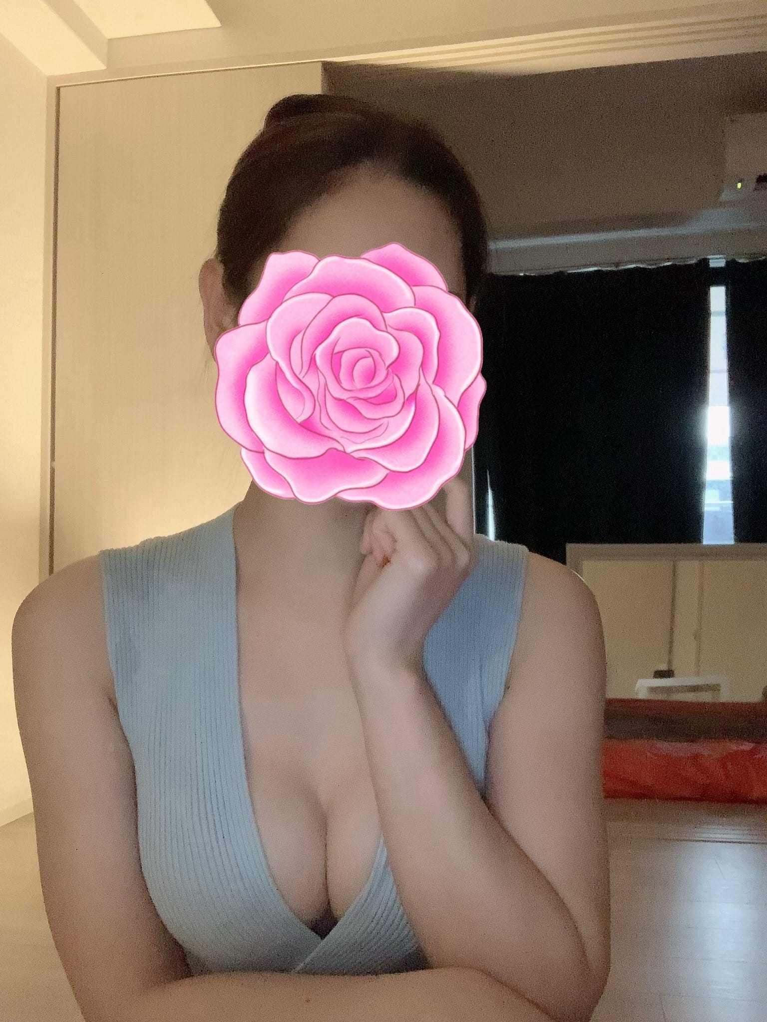 「本日4日(土)ルーム居ます☺️」05/04(土) 19:13 | 蓮水りさの写メ