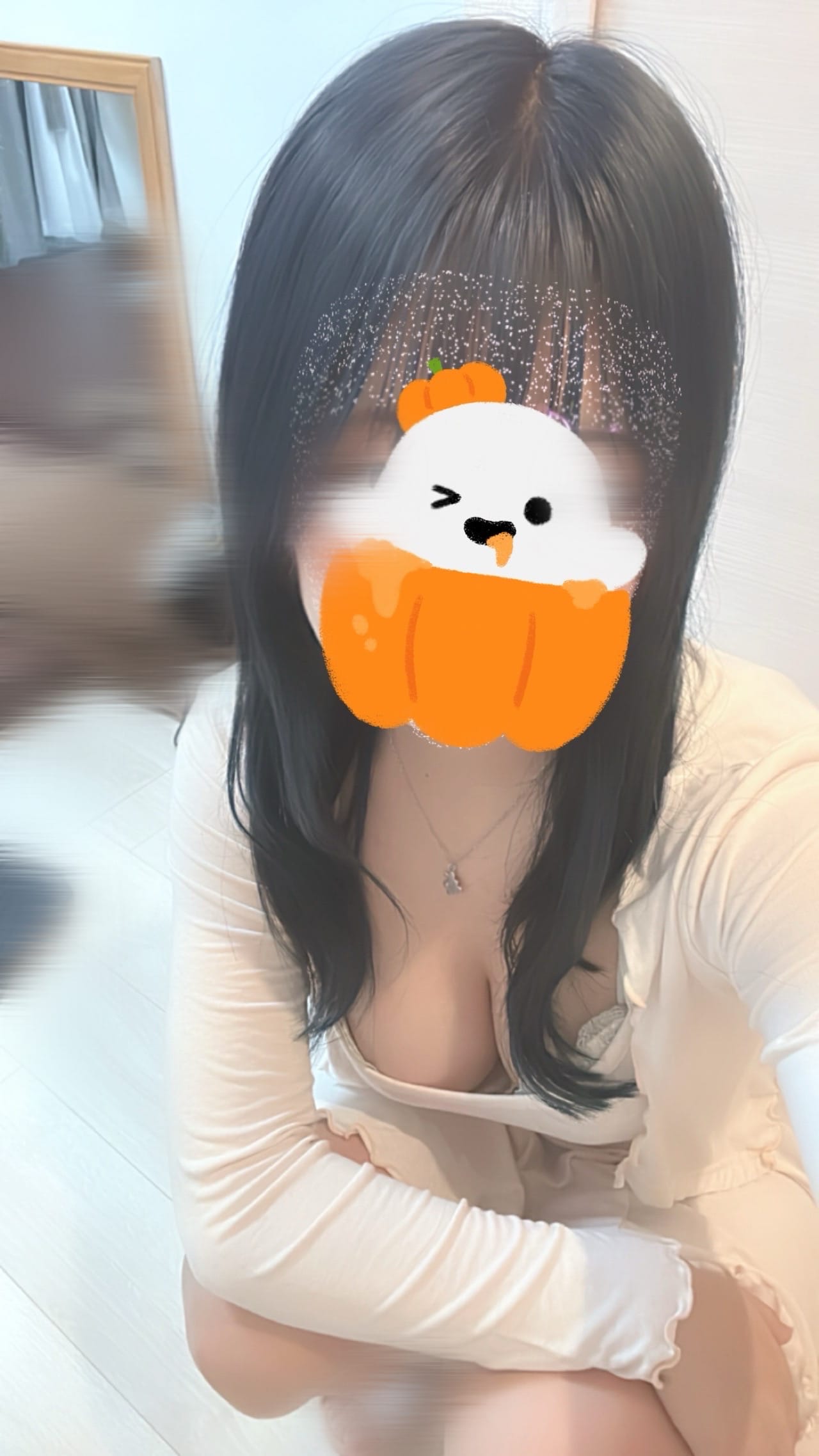 「(ᐡ´• ·̫•)ﾉ(-‧̫ -`ᐡ)」10/27(日) 18:40 | 楠 めるの写メ