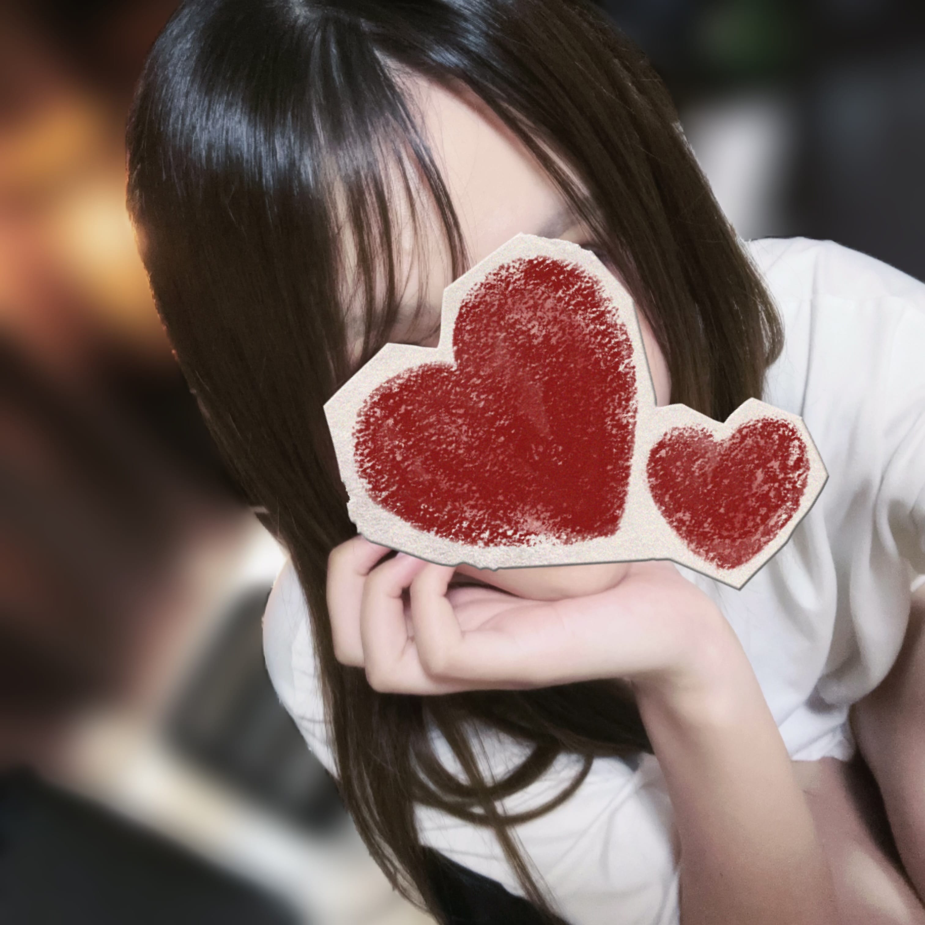 りん「? たまには自撮りでも〜〜」05/27(火) 17:37 | りんの写メ