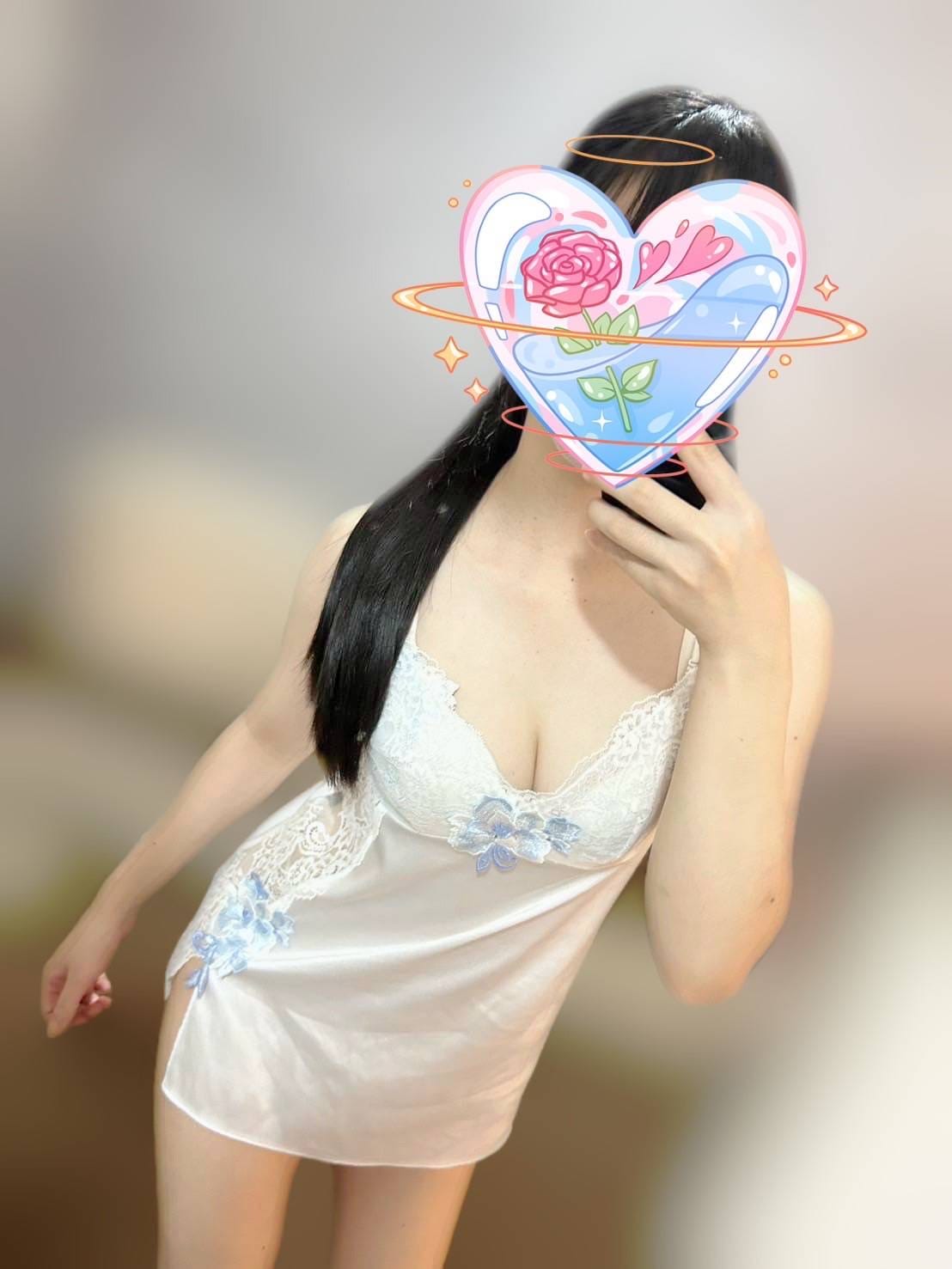 「白♡」06/01(日) 11:18 | 瑠々【るる】の写メ