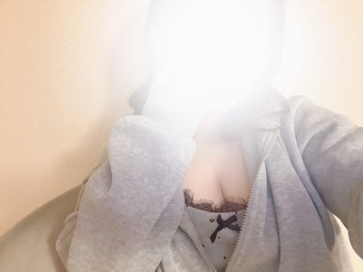 「じめじめ☔️」09/10(水) 20:13 | さえの写メ