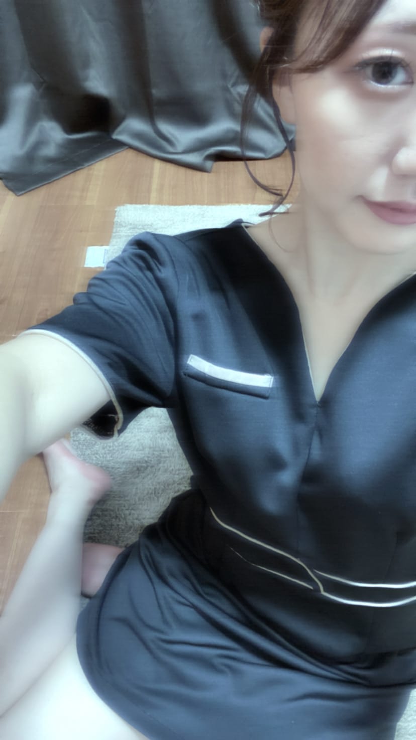 いと「起きてるかたぁー！」10/17(金) 01:47 | いとの写メ