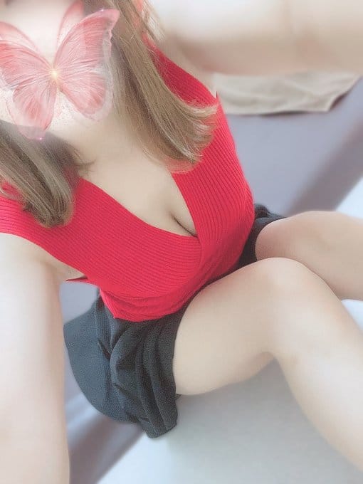 「出勤しました♡」10/19(日) 22:11 | 末広えまの写メ