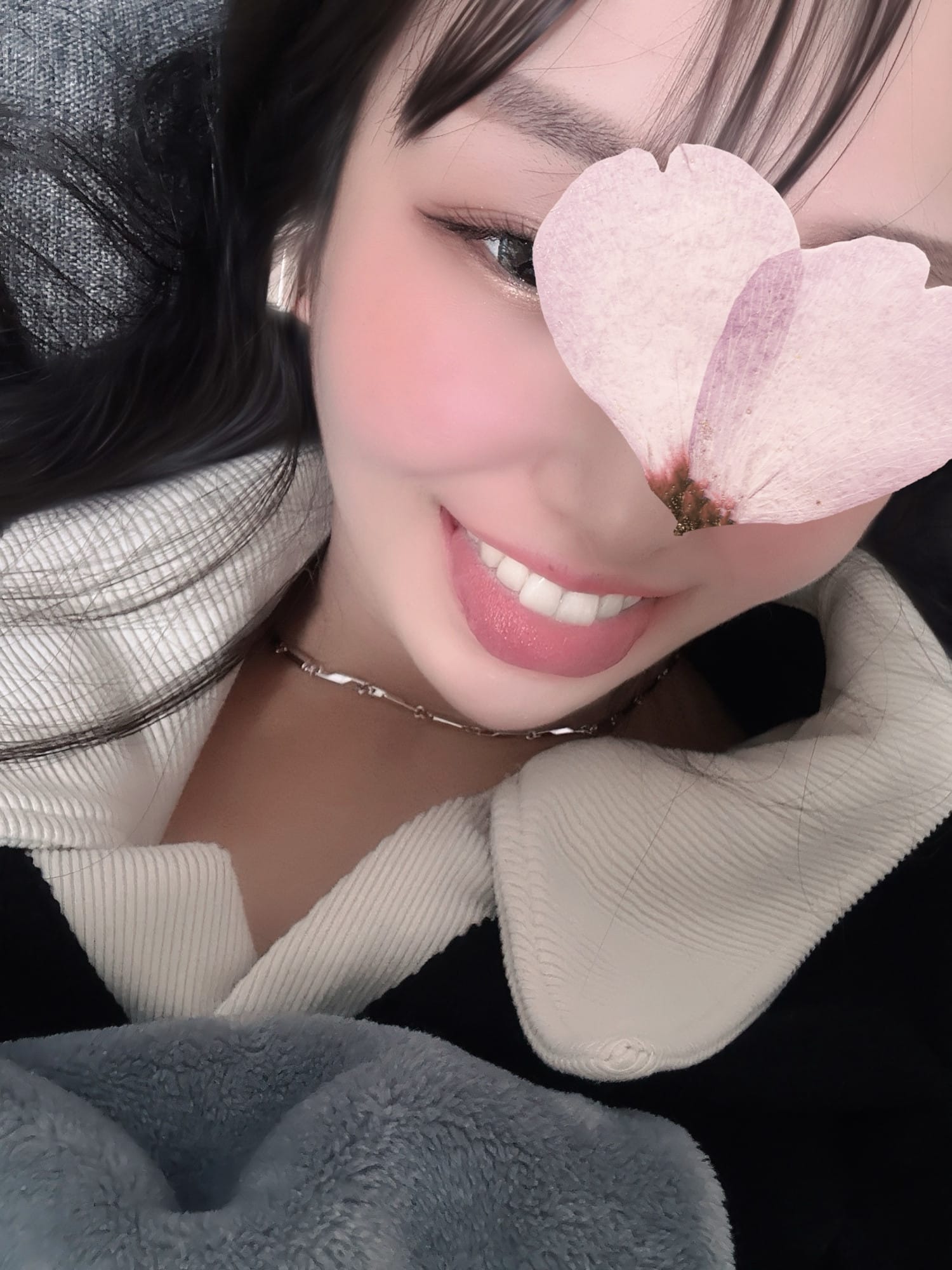 うらら「質問頂いたので答えます」10/28(火) 14:22 | うららの写メ