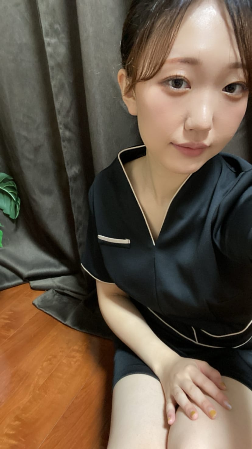 いと「雨ですね(泣)」11/09(日) 12:11 | いとの写メ