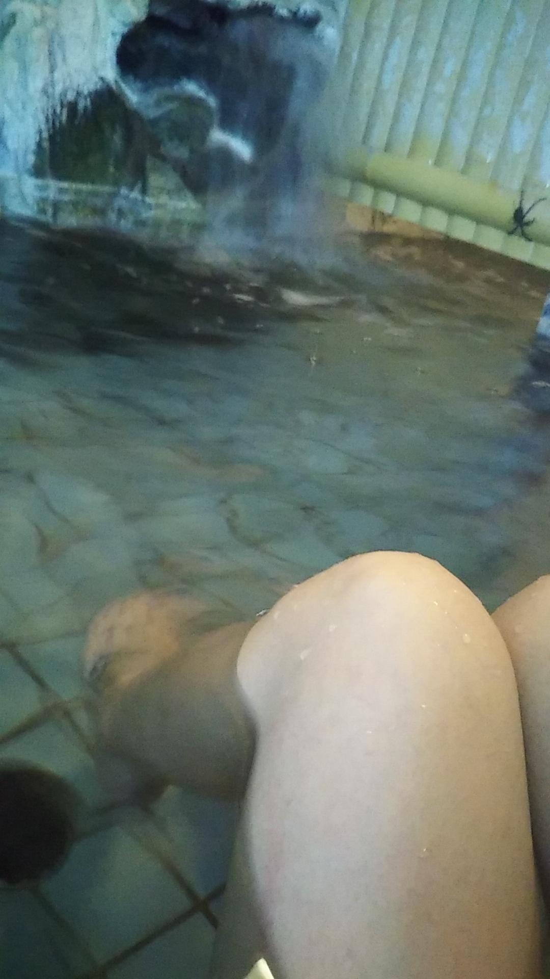 真紀【まき】「こんにちわ☀」12/07(日) 14:49 | 真紀【まき】の写メ