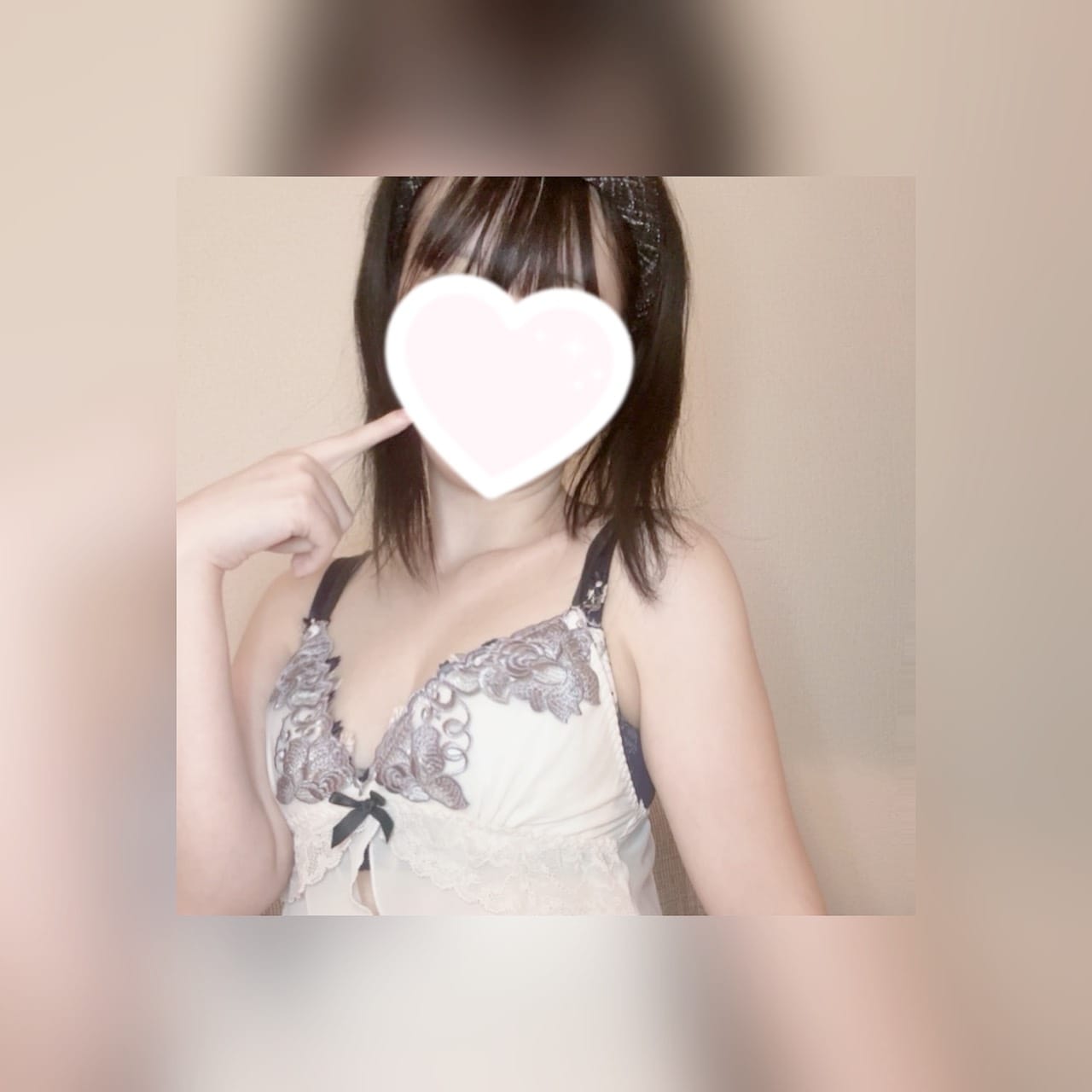 ゆら「しゅ！」12/14(日) 18:42 | ゆらの写メ