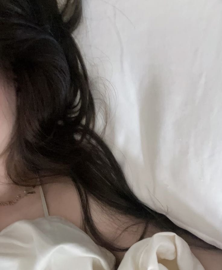 伊織（いおり）「おはよう 寝おき 笑」12/15(月) 05:56 | 伊織（いおり）の写メ