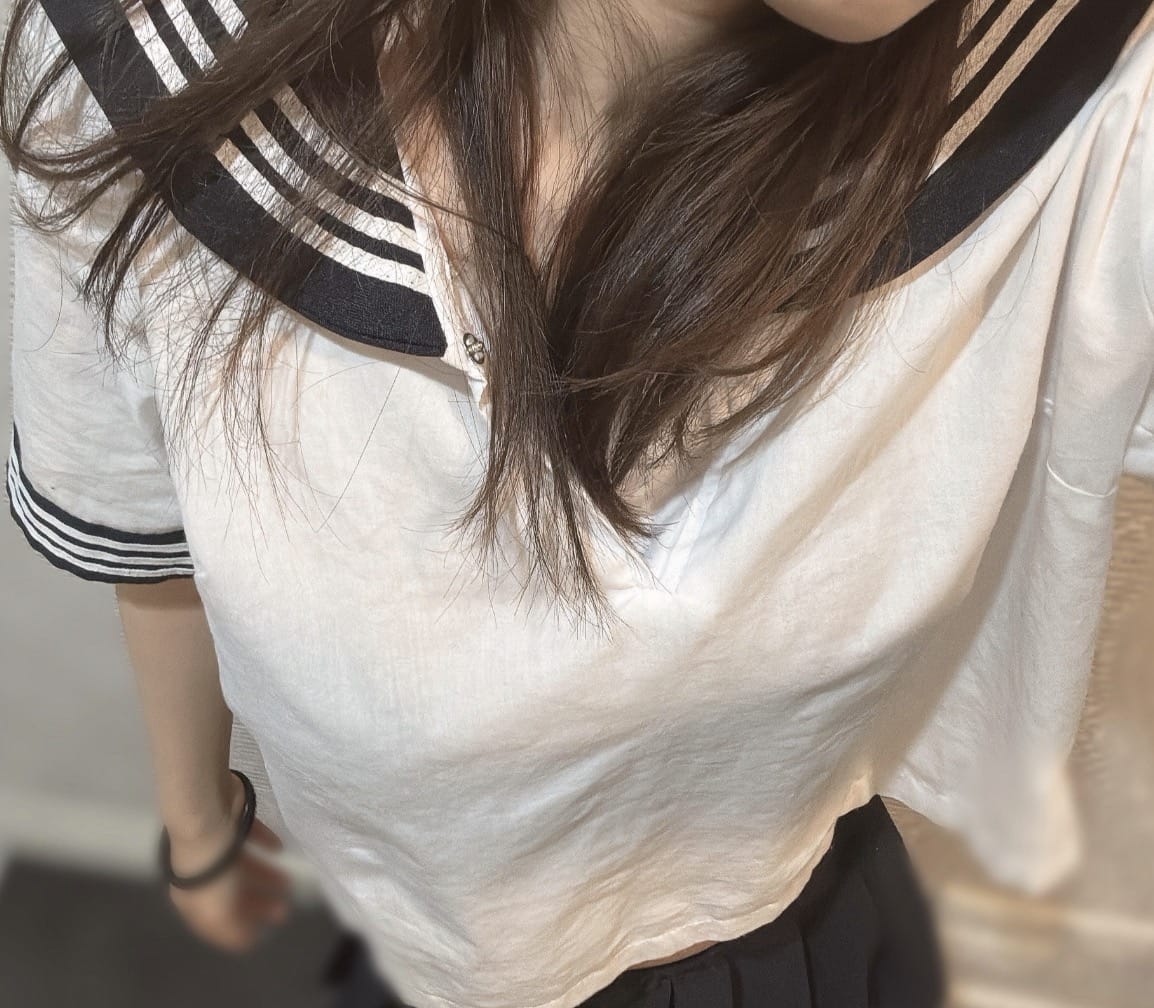 「明日出勤日です(*´꒳`*)」12/21(日) 20:05 | ももはの写メ