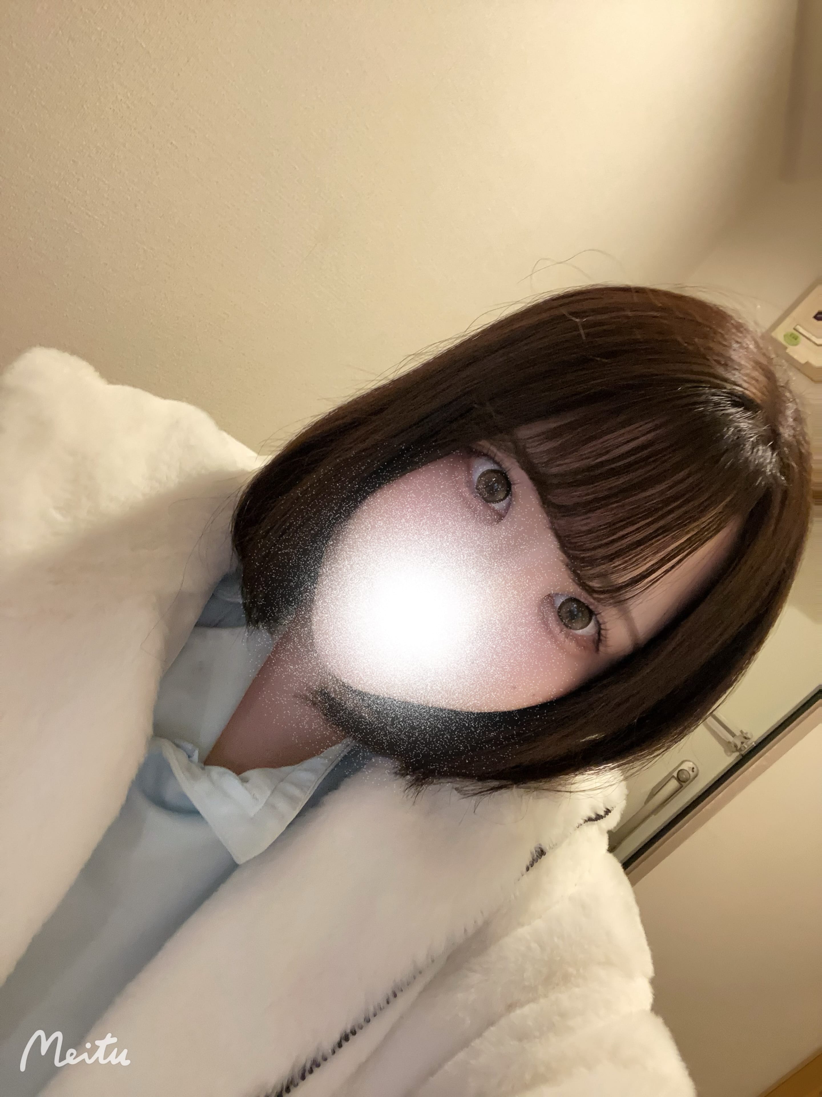 「しゅっきん(≖ᴗ≖ )」01/09(金) 15:20 | 月ヶ瀬 あいりの写メ