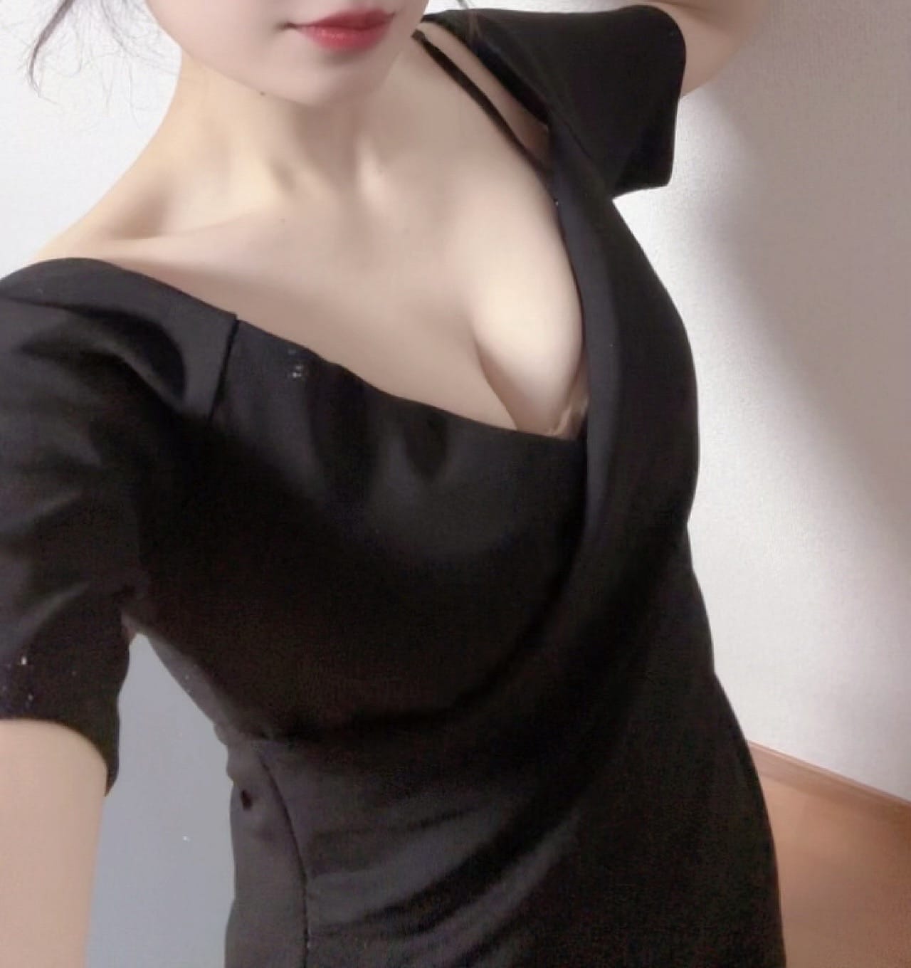 えりか「今日も1日お疲れ様です！」01/17(土) 00:01 | えりかの写メ