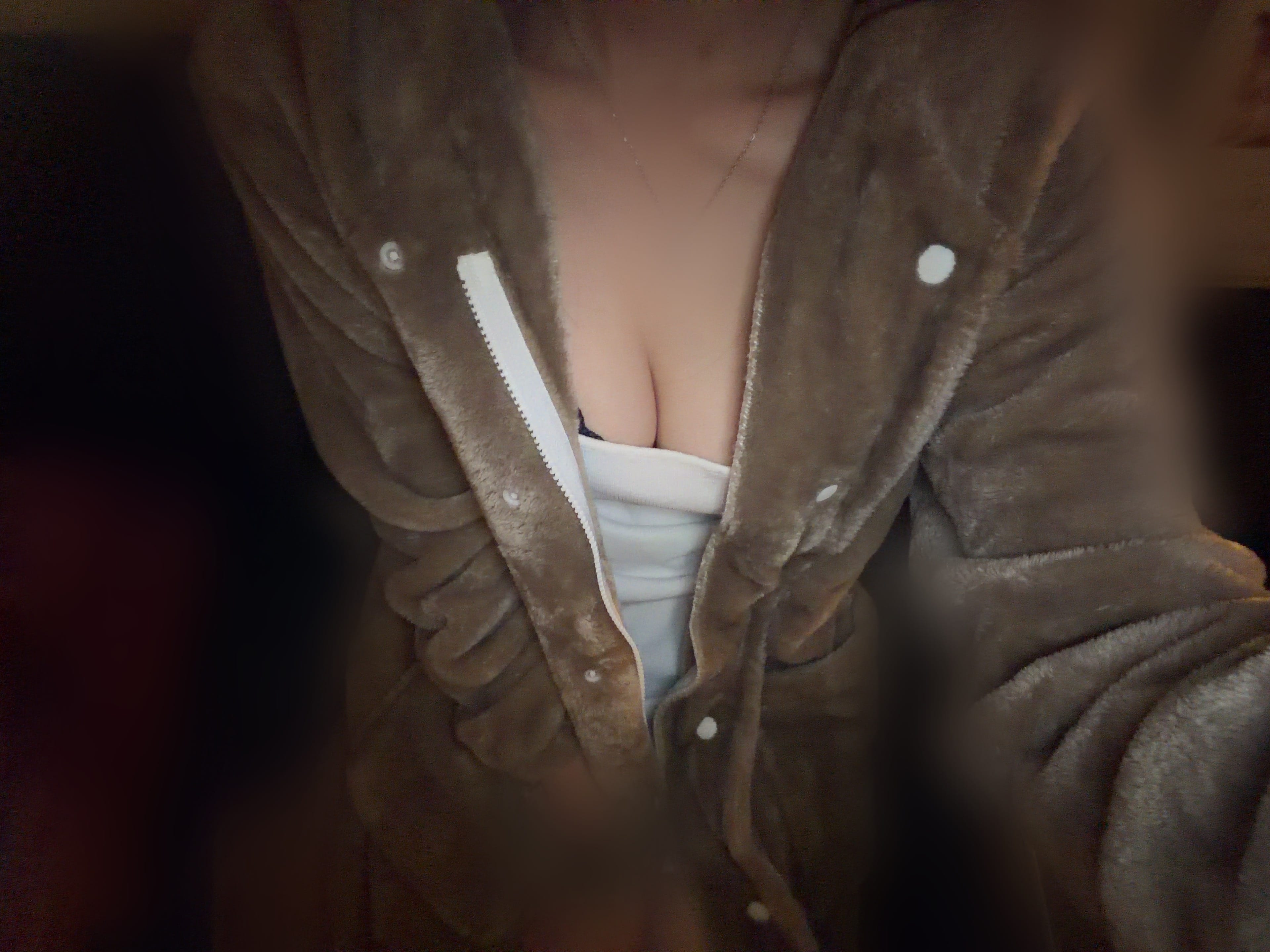 「」01/18(日) 20:45 | 天谷　しゅりの写メ