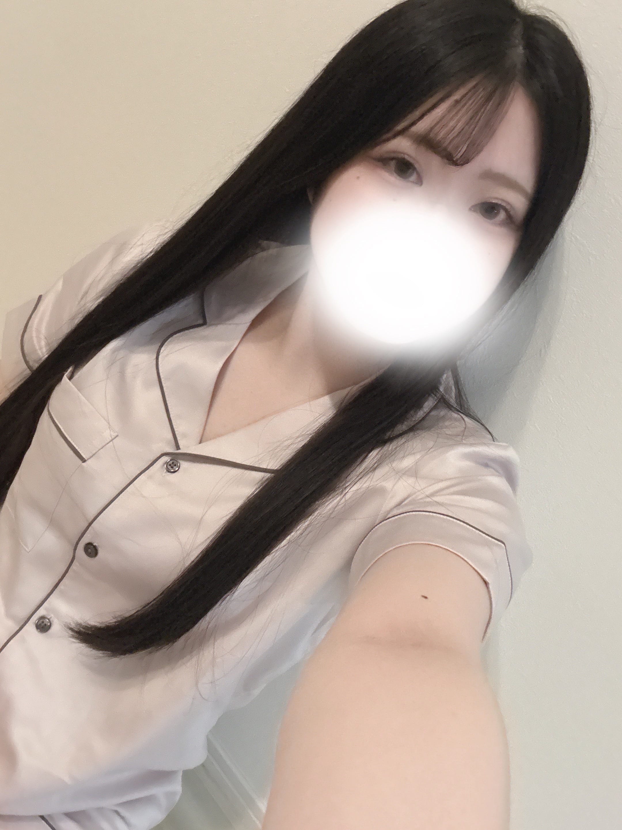 「出勤です♡」01/24(土) 20:28 | れいの写メ