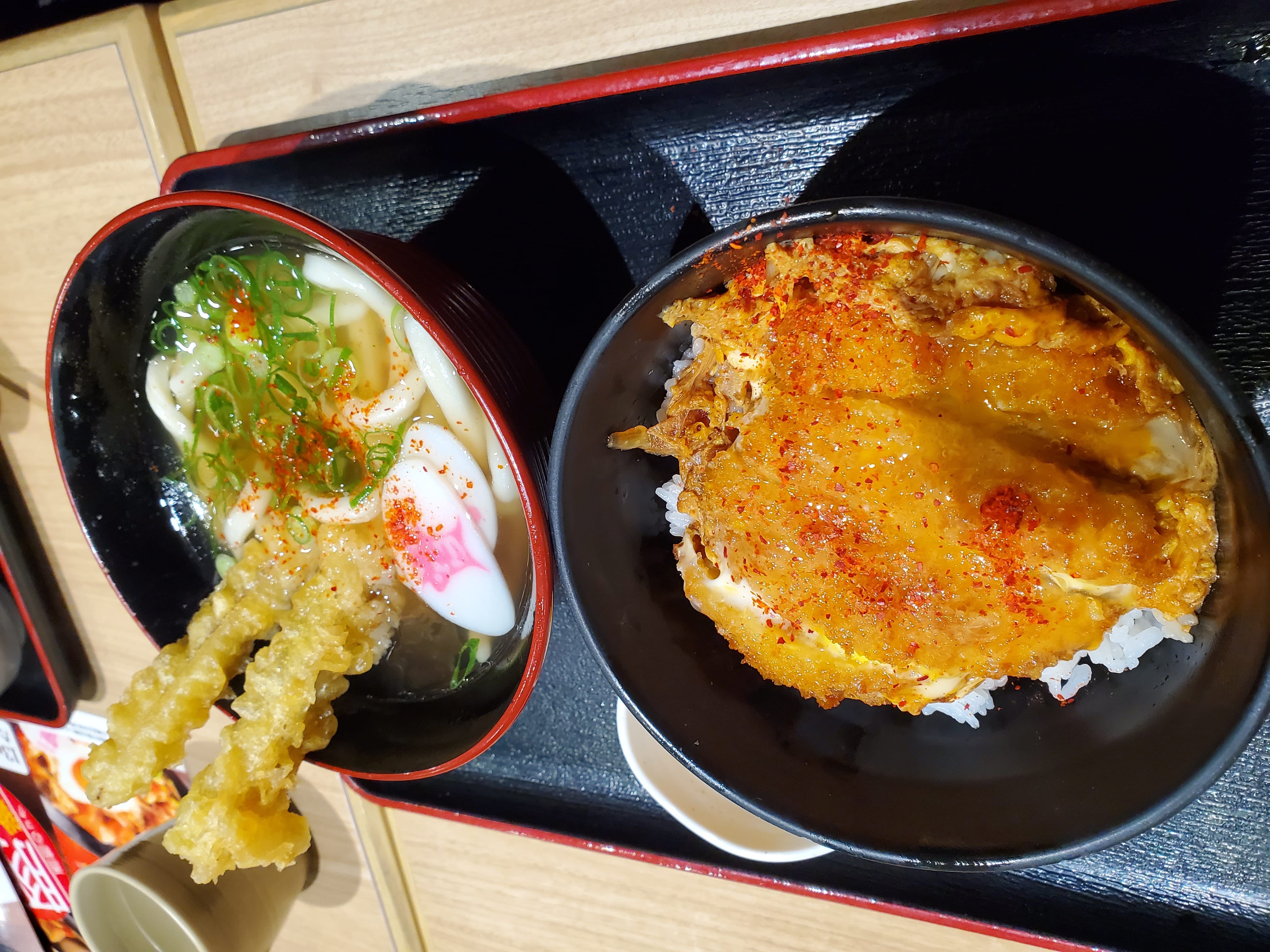 山鹿 道子「資さんうどんは久しぶりでした」02/06(金) 09:02 | 山鹿 道子の写メ