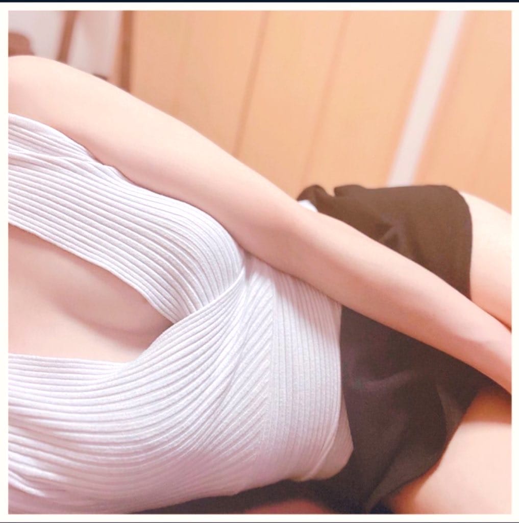 「出勤しました♪」02/22(日) 12:27 | 朝比奈なおの写メ