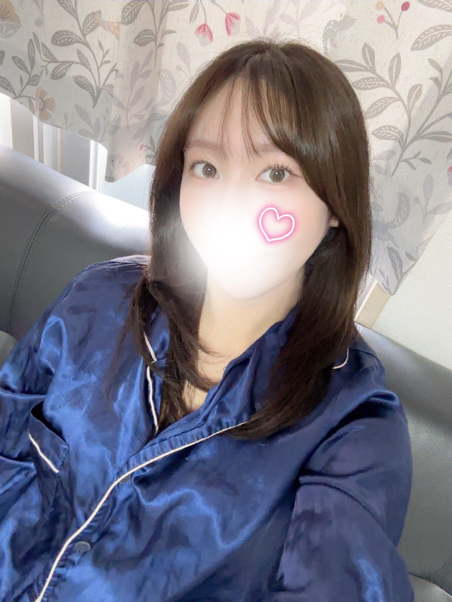 「出勤♡」03/02(月) 10:08 | 白石 りなの写メ