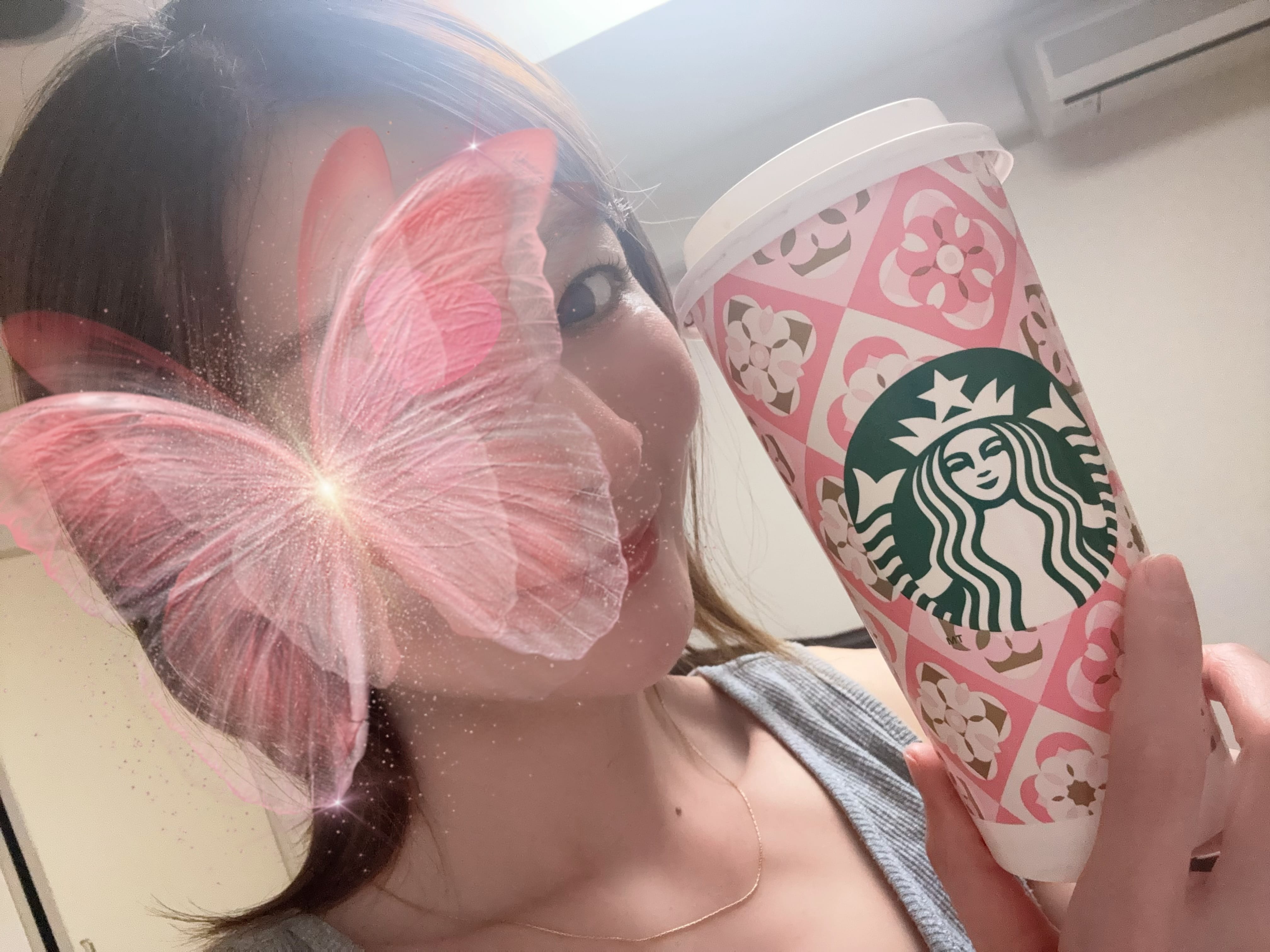 「出勤してます」03/05(木) 00:12 | 八雲 ちづるの写メ