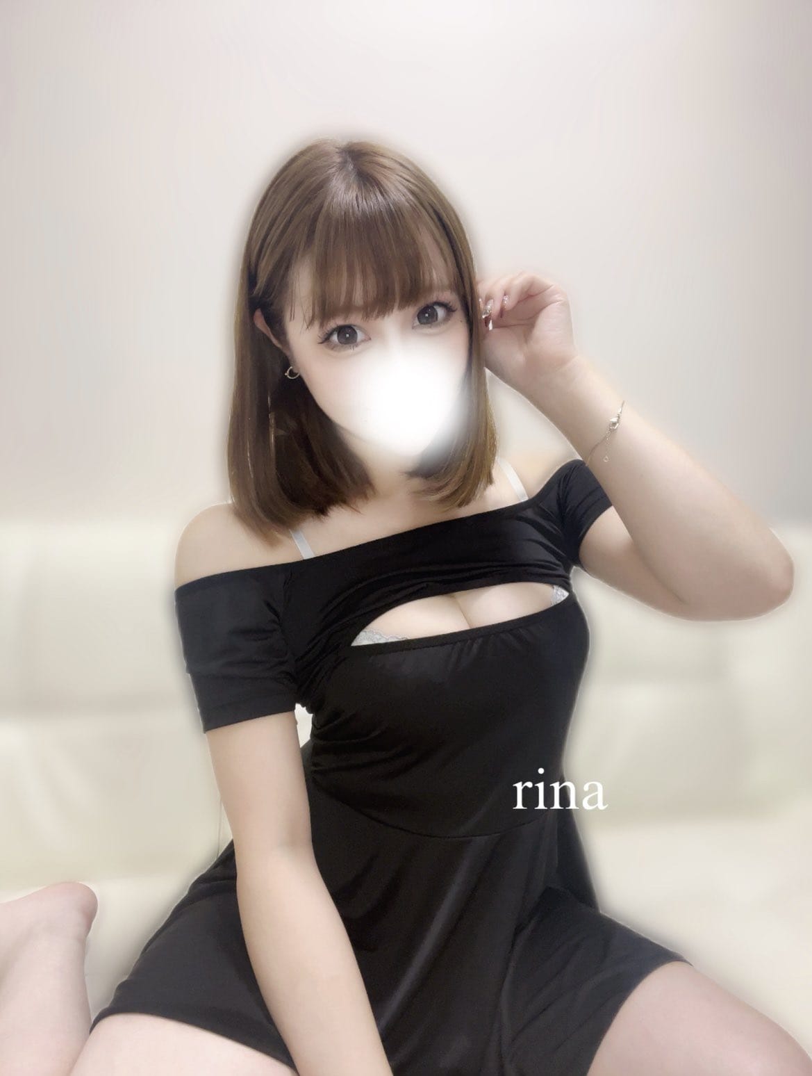 「今日23:00まで出勤してます˖ ࣪⊹」03/16(月) 15:50 | 小鳥遊りなの写メ