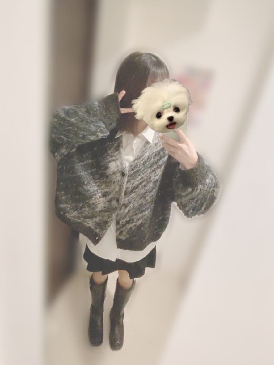 「制服コーデで今日もおしごと」03/28(土) 17:23 | 雪咲　ひなたの写メ