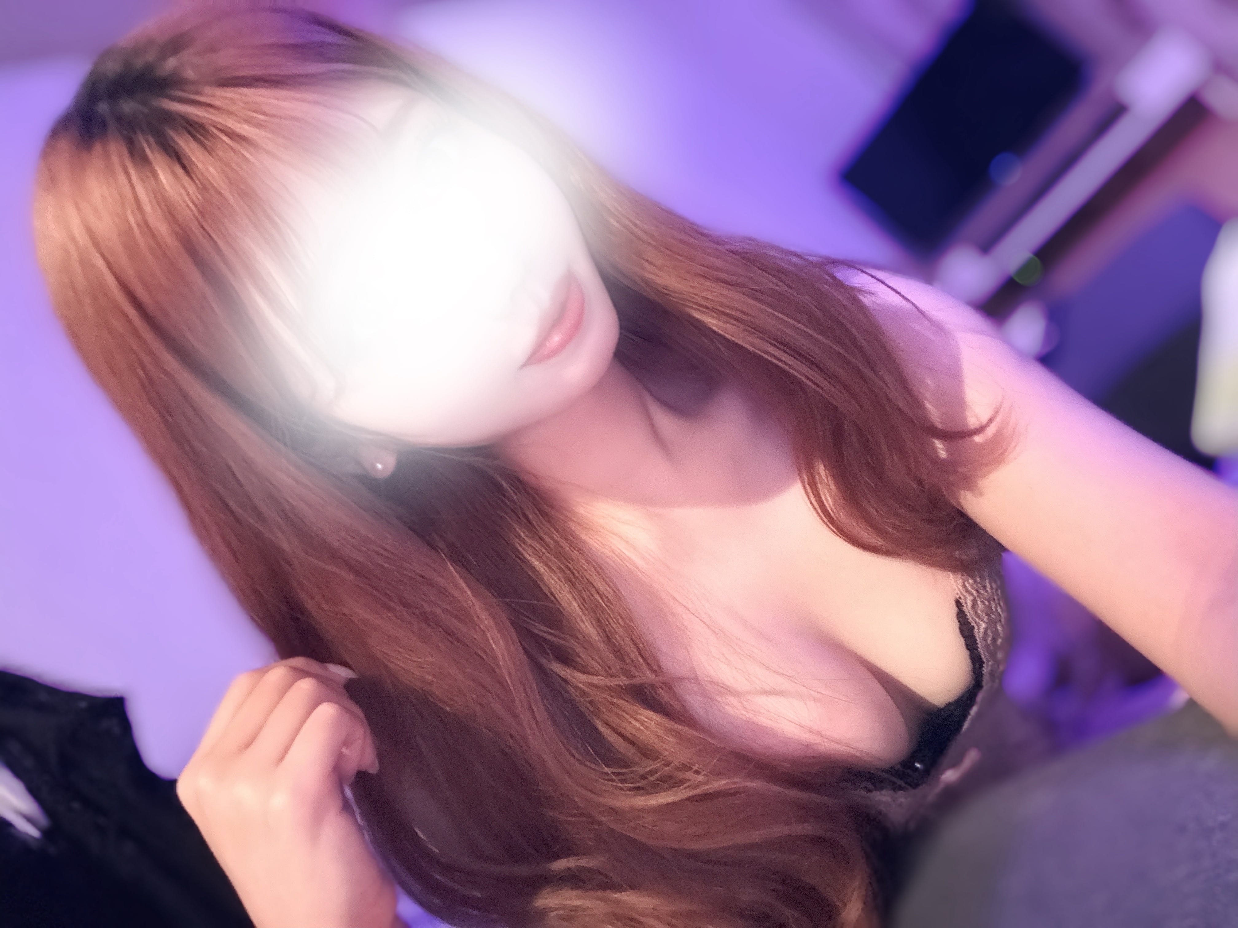 もも「出勤しました♡」04/11(土) 18:44 | ももの写メ