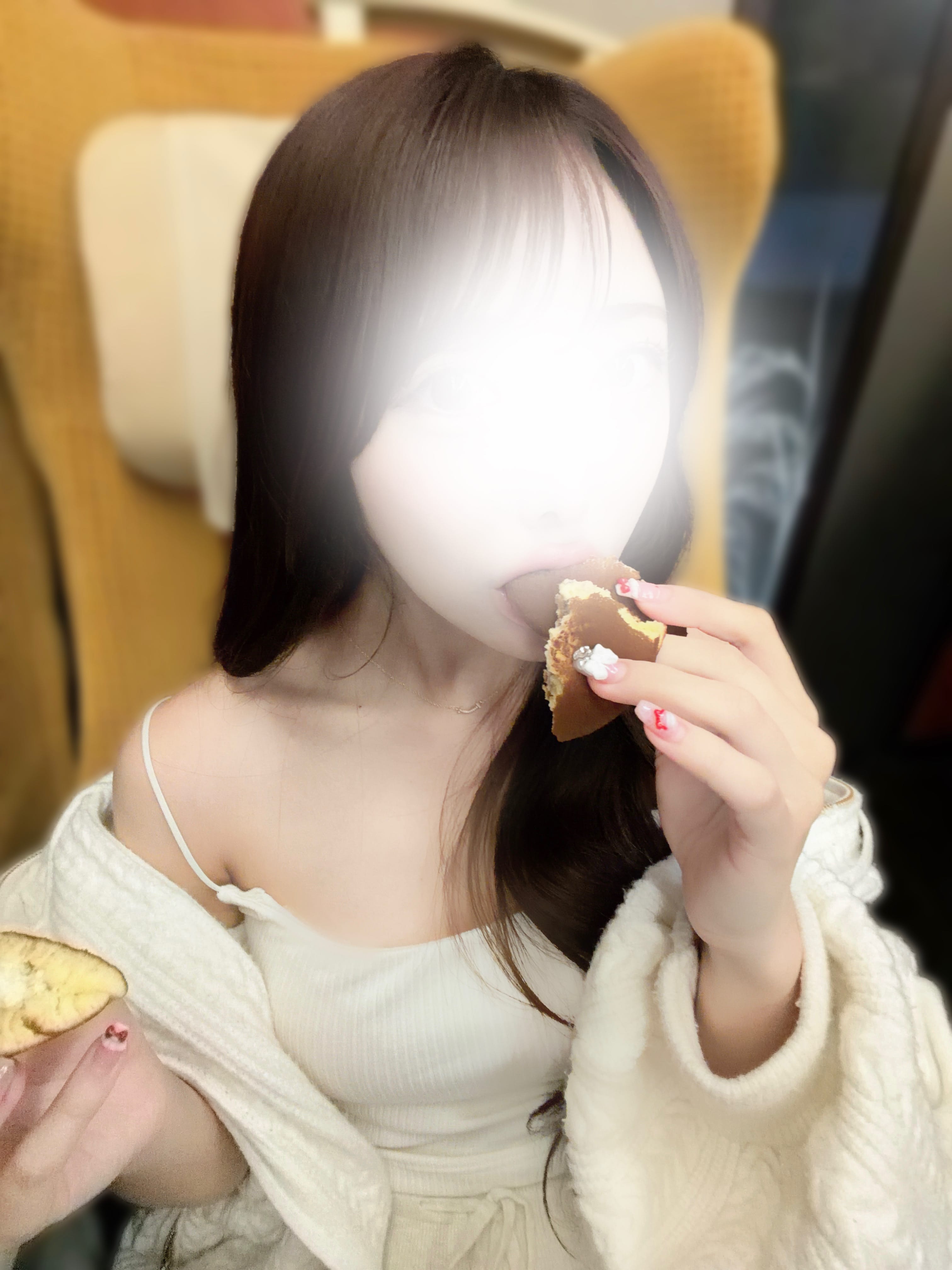 清水うた「もぐもぐ> ༥ 