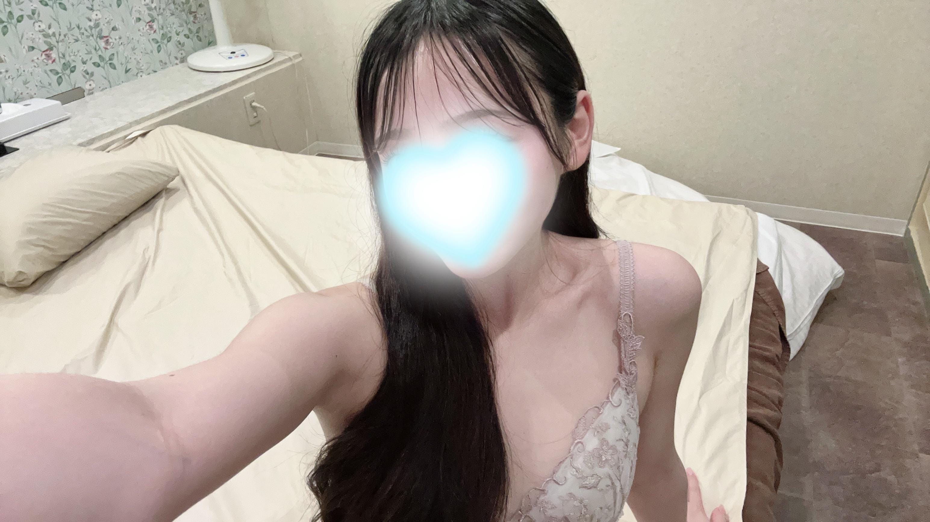 「退勤してます♡‬♡」04/15(水) 21:16 | なる　兵庫の写メ