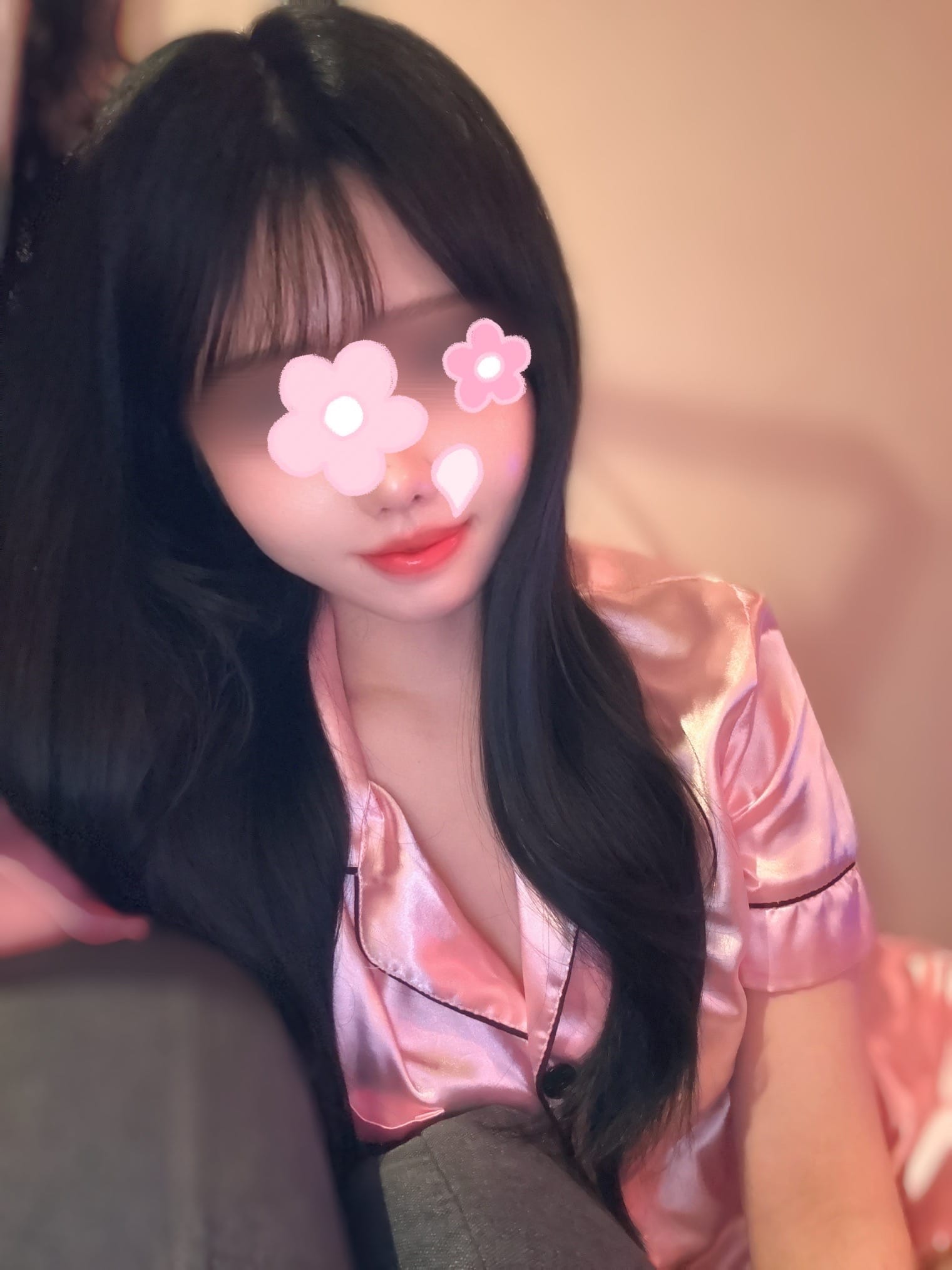 もも「出勤しました＼(*⌒0⌒)♪」04/16(木) 18:56 | ももの写メ