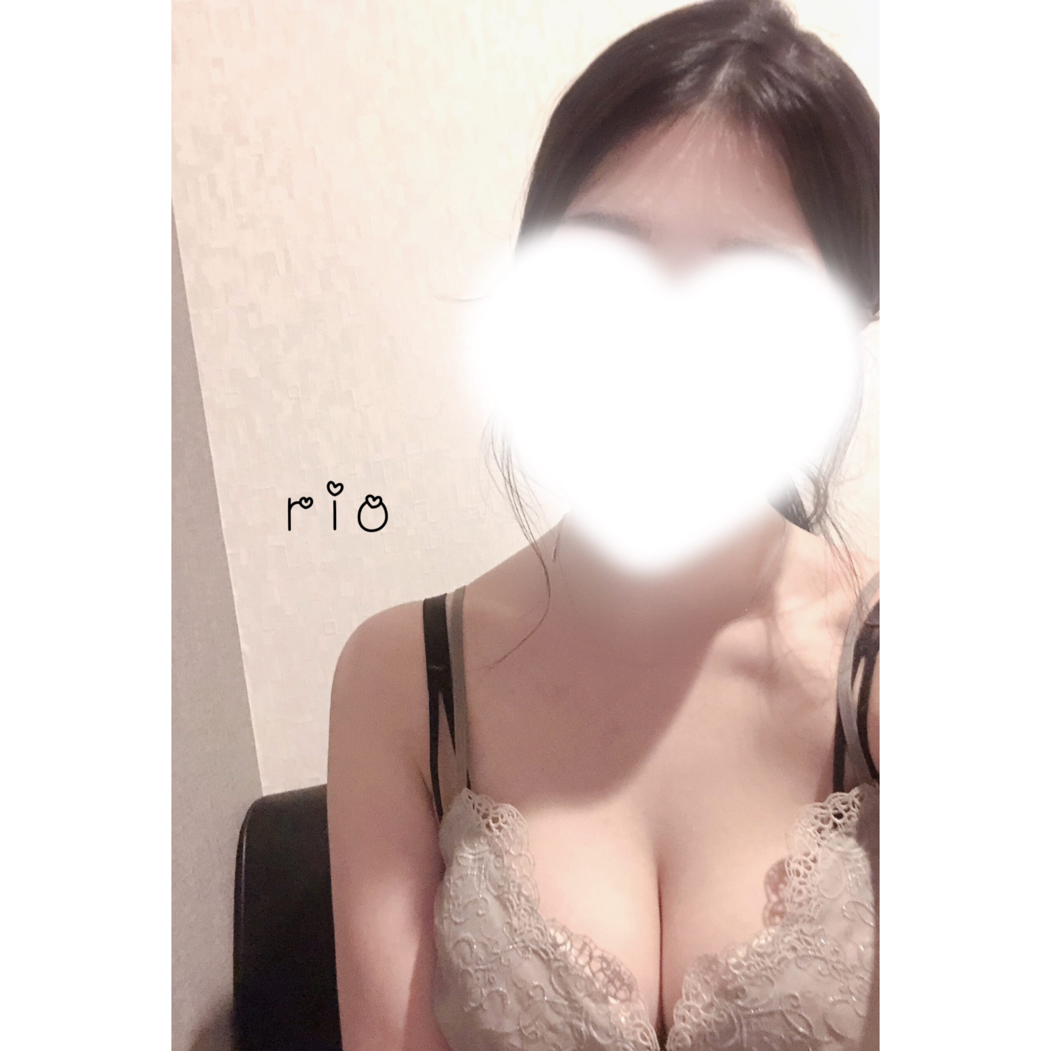 夢咲 りお「こんばんはっ☽︎♡」05/07(木) 23:57 | 夢咲 りおの写メ