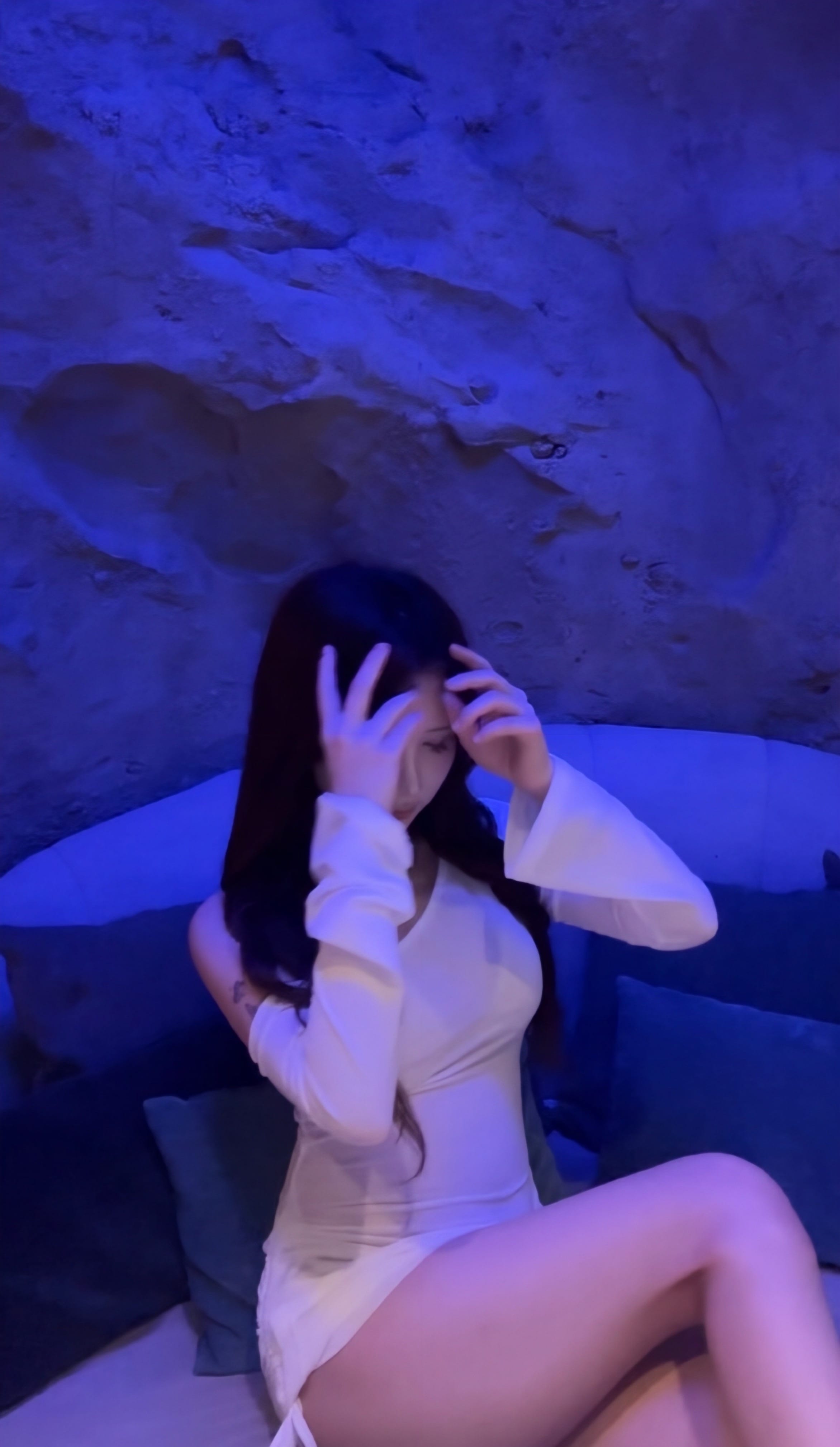 みな