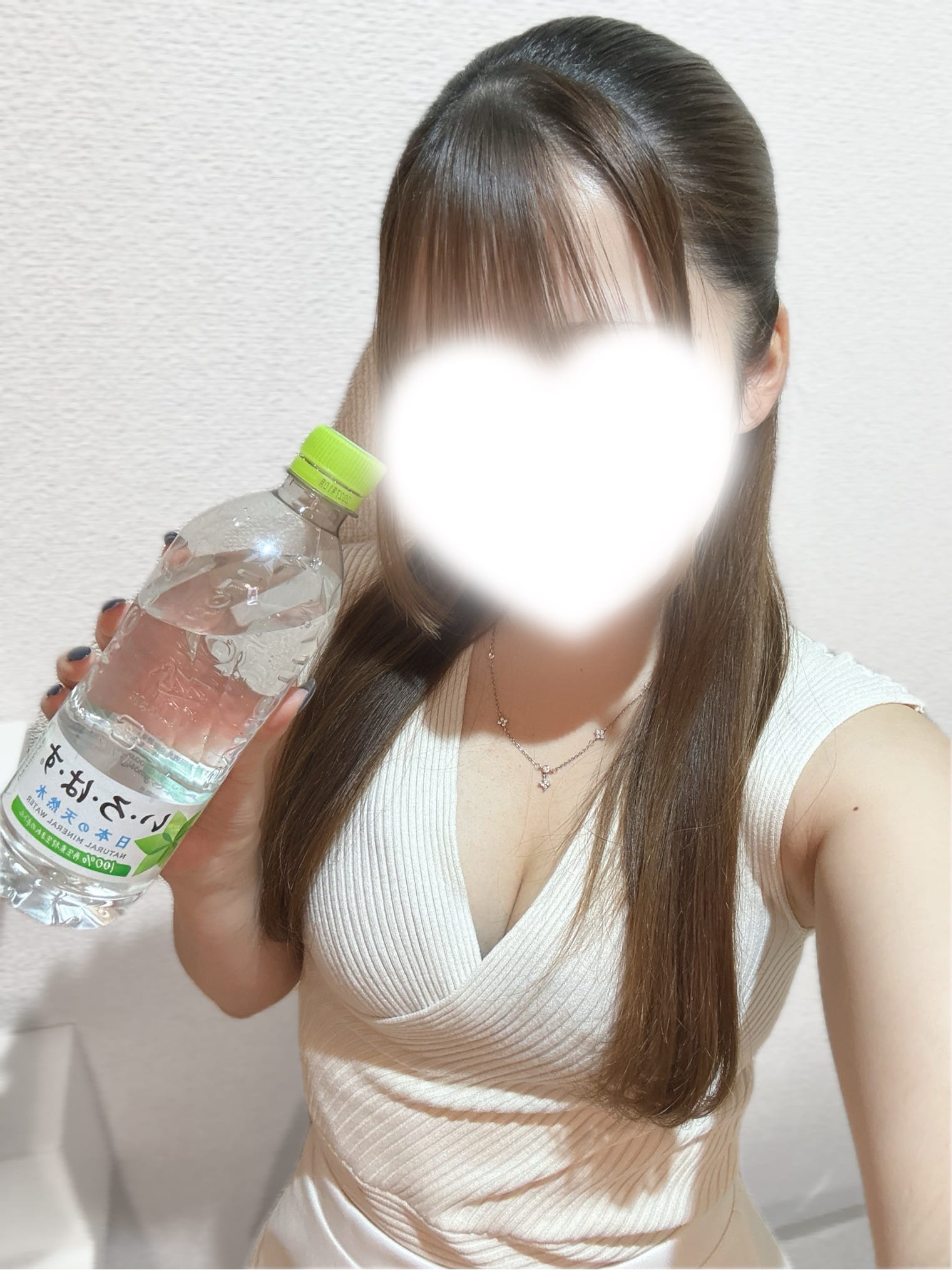 「出勤しました.ᐟ‪‪‪.ᐟ‪‪‪」06/05(金) 20:03 | 月乃りりの写メ