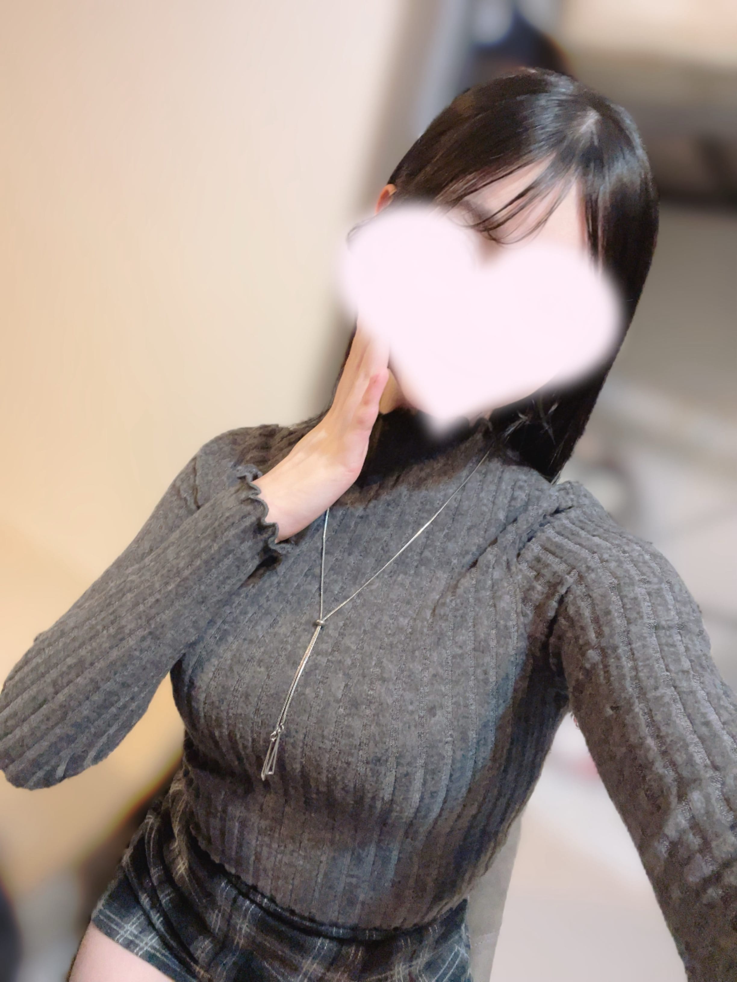 「出勤しましたあ♩」06/15(月) 12:49 | もなの写メ