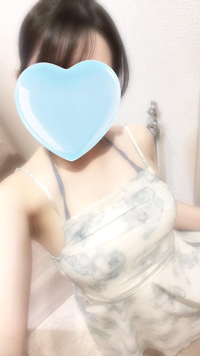 あず「おやすみー」08/03(月) 23:51 | あずの写メ