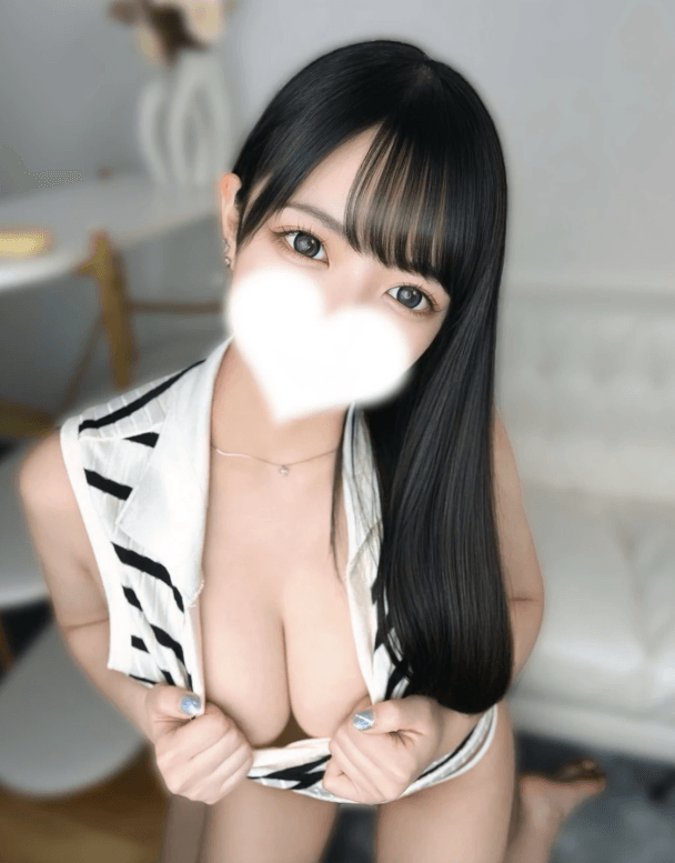 橘あいか「どこ見てるの？」08/19(水) 11:45 | 橘あいかの写メ