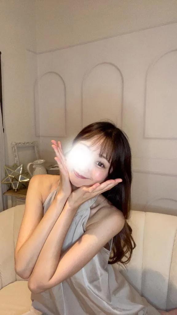 えま「こんばんはっ！」08/19(水) 20:31 | えまの写メ