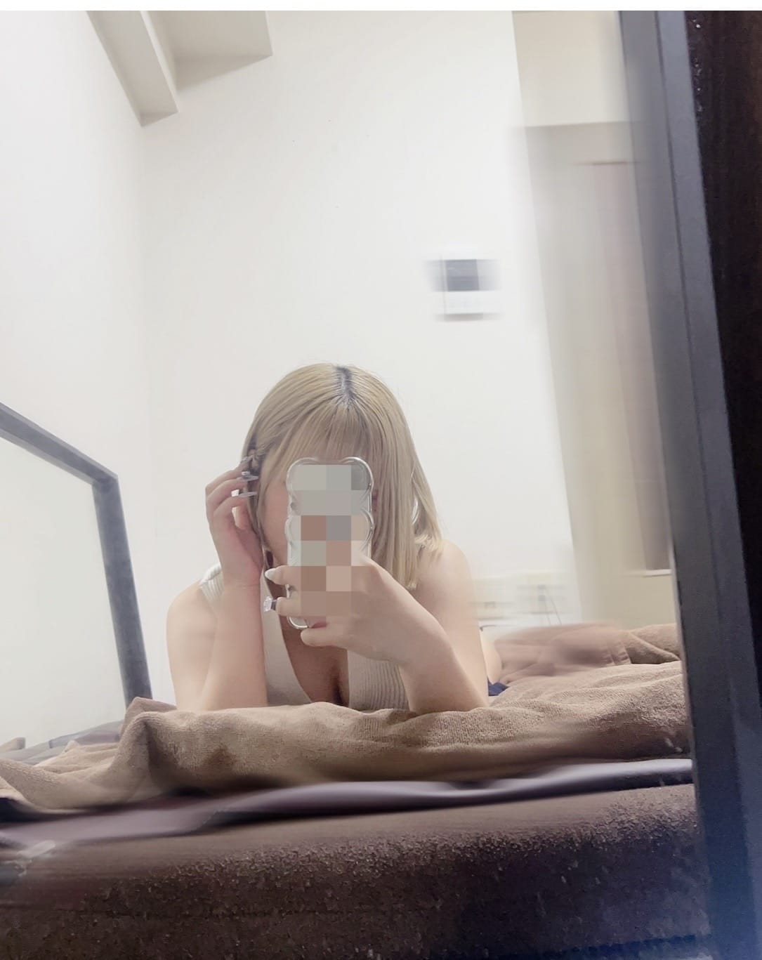 「本日14:00~5:00までお店います」08/30(日) 14:40 | 星奈すいの写メ日記