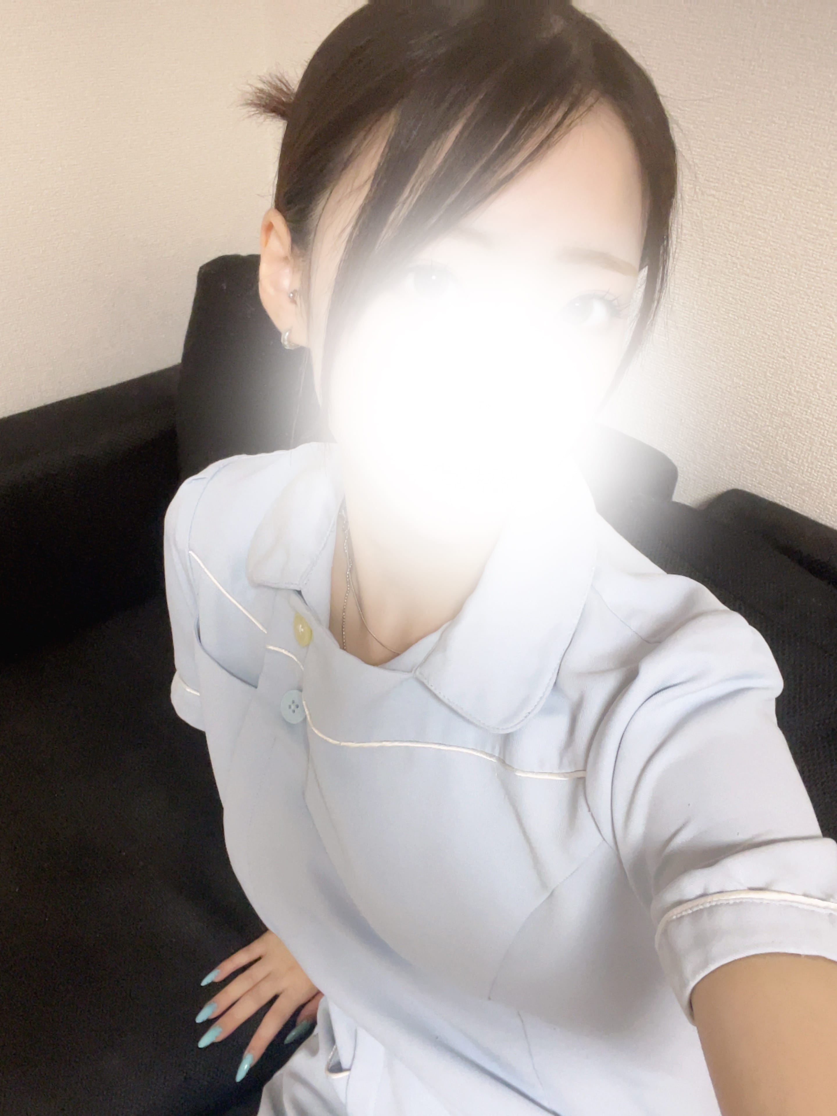 「出勤したよ〜(*¯︶¯♥)」09/13(日) 13:47 | 白瀬 ききの写メ