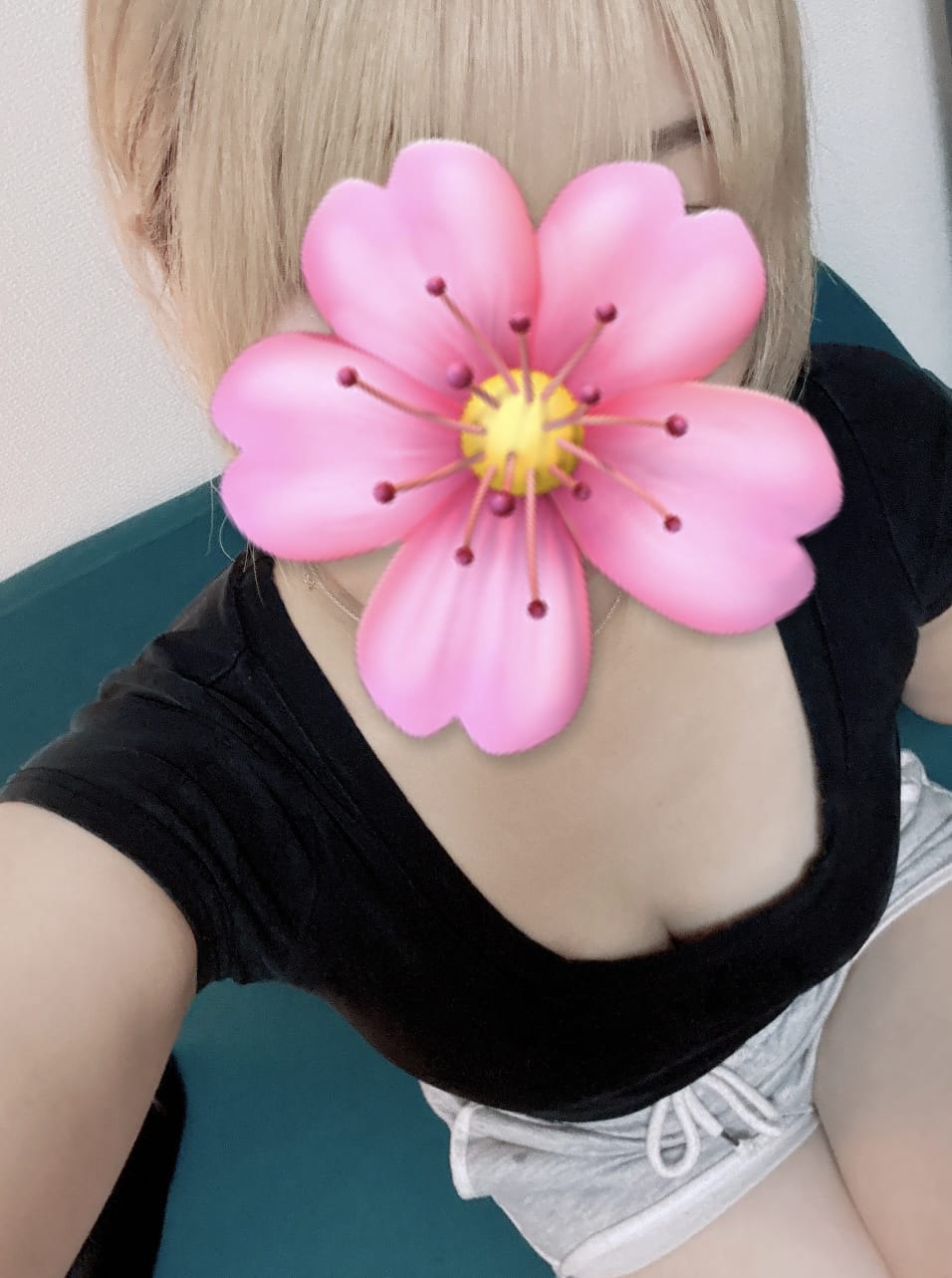 かえで「出勤してまーす‼︎」10/06(火) 19:19 | かえでの写メ