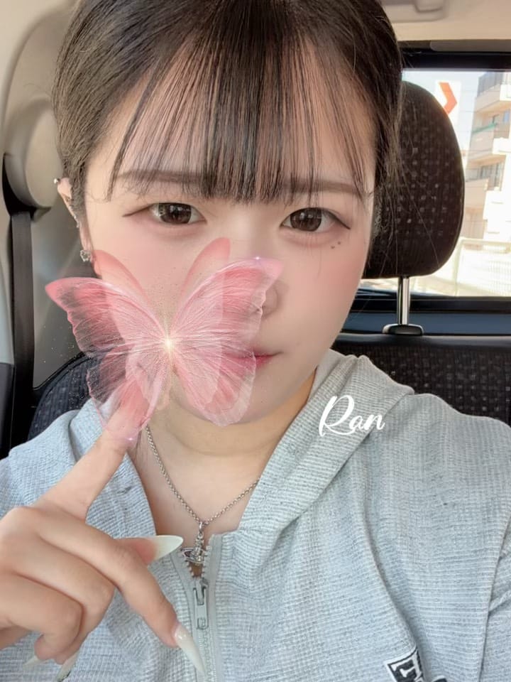椎名らん「急遽、出勤したよ」10/09(金) 13:54 | 椎名らんの写メ