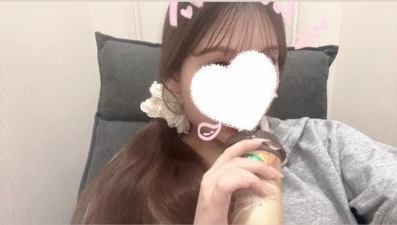 「出勤✨️」10/12(月) 17:07 | みなみの写メ